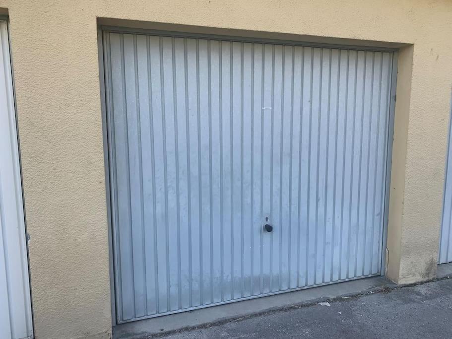 Hirondelle : Appartement Prive Avec Garage アヌシー エクステリア 写真